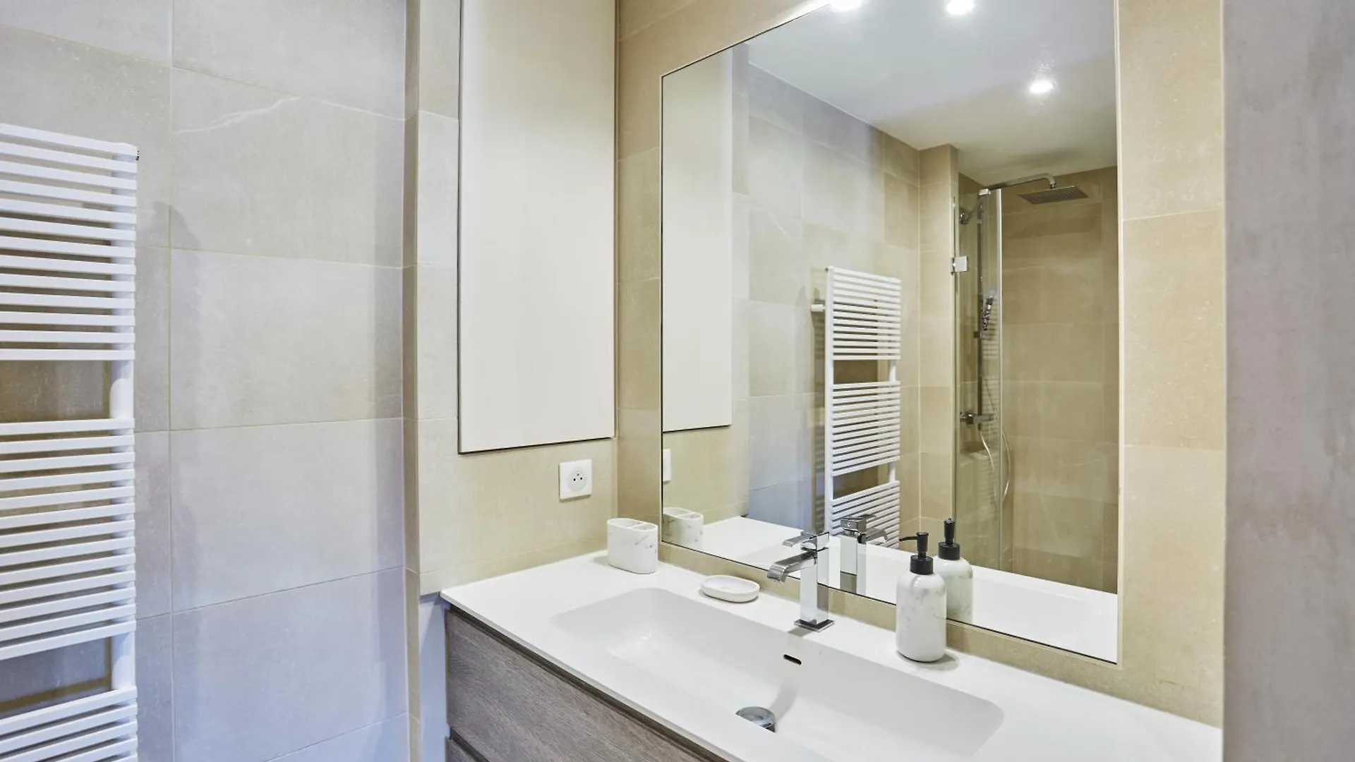 Les Suites De Montigny Aix-en-Provence 0*,